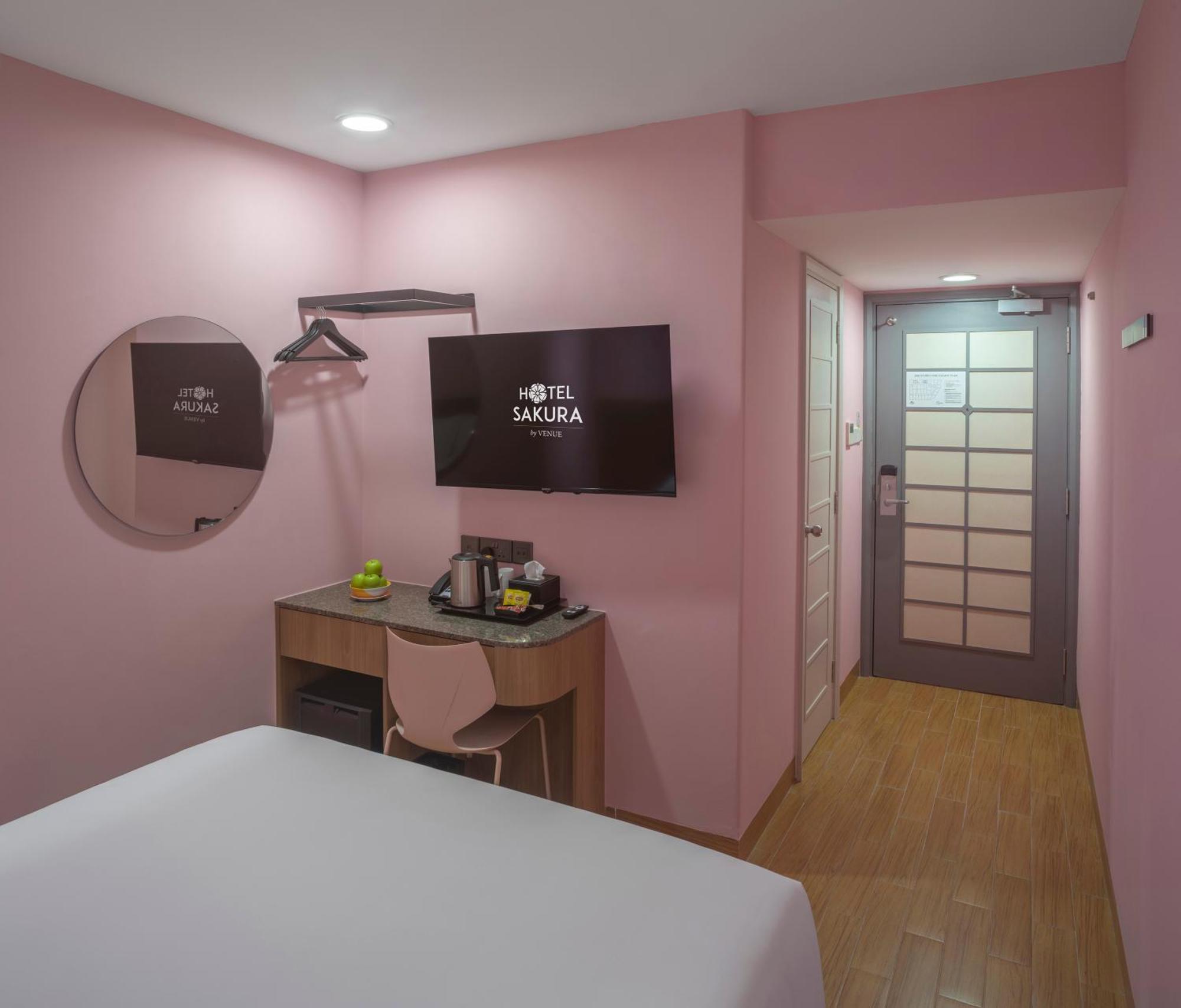 Deluxe Queen Room